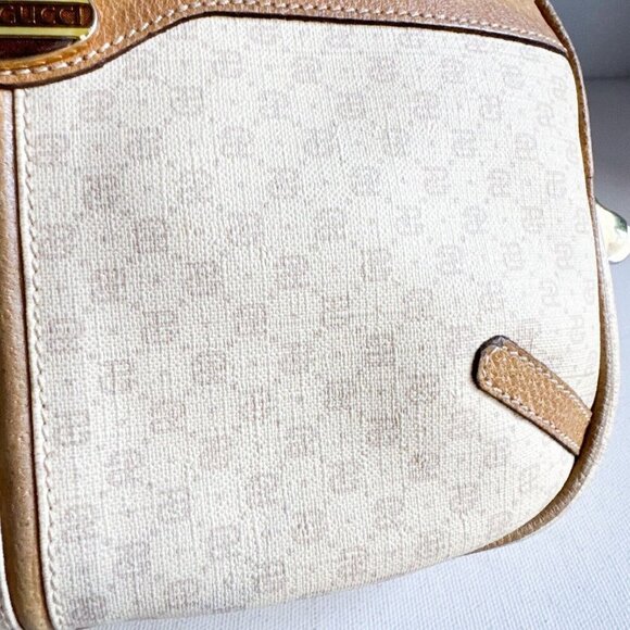 Vintage Paulo Gucci Light Beige Coated Canvas Leather Trim Crossbody Camera bag - Picture 4 of 16